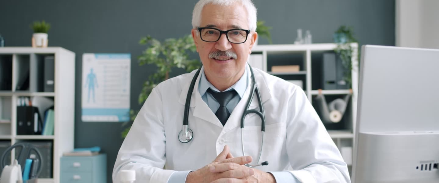 Best Doctor Email Signature Solutions – Examples & Tips