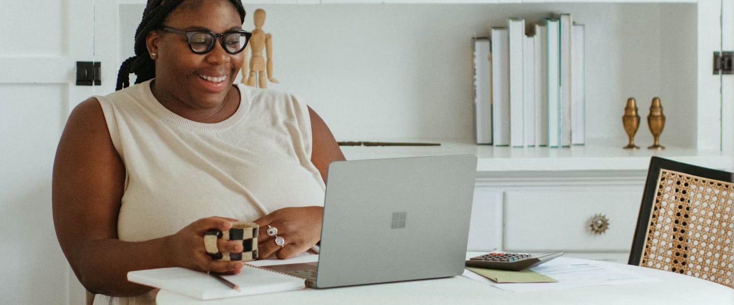 Best Founders and Owners Email Signature Solutions — Examples & Tips